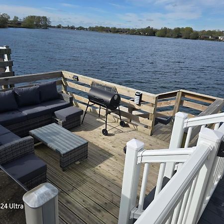 Lakeside Holiday Home With Hot Tub Tattershall Dış mekan fotoğraf